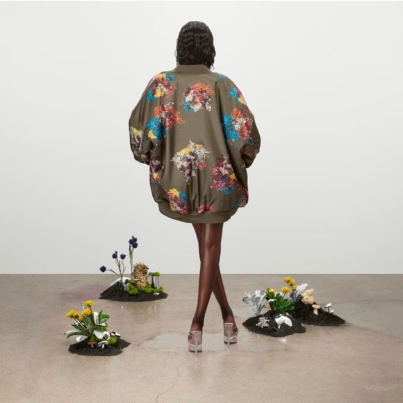 Sold out Ivy Park Reversible Bomber - Picture 3 of 5